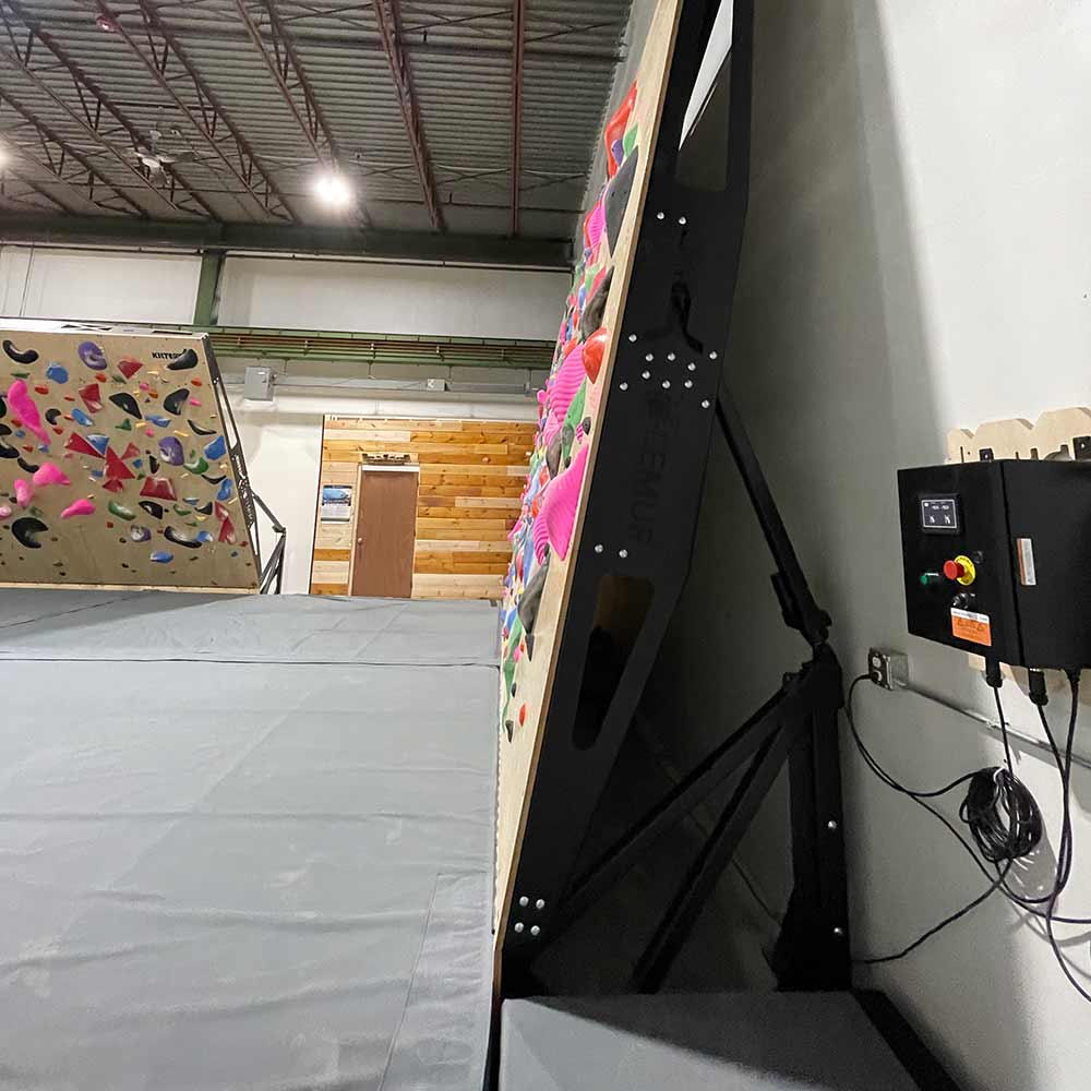 Lemur Design - Slab Wall